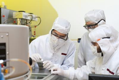 collimator tweezers researchers