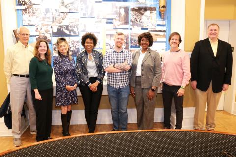 Tia Williams (fourth from left) and College of Sciences alumni at the Spring Student and Alumni Leadership Dinner. (Photo Renay San Miguel)