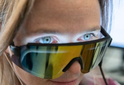 Experimental Alzheimer's treatment visor and sound