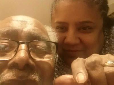 Birgit and dad take selfie