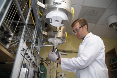 New, affordable fuel cell hooked up for testing
