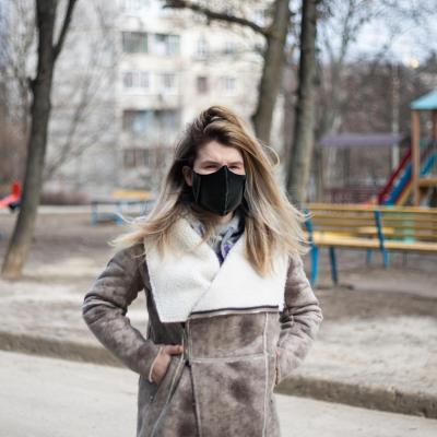 The EZY Wrap face mask is unique in that it is coated with an antimicrobial agent that is 99.99% effective in killing coronaviruses related to the novel coronavirus that causes Covid-19.