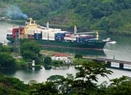 Cargo ship passes through Panama Canal