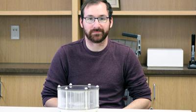 Noah Posner and the sensor device. (2017)