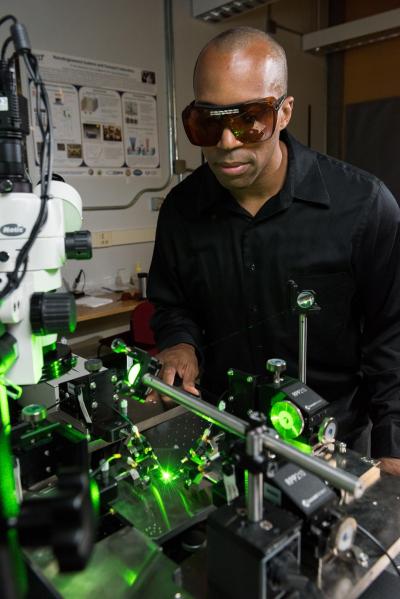 Optical rectenna testing