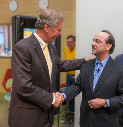 Research Horizons - Tech Square - Bud Peterson Congratulates CEO of AT&amp;T