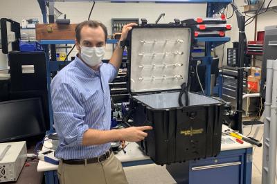 Portable UV disinfection chamber