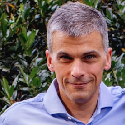 Sadighi headshot