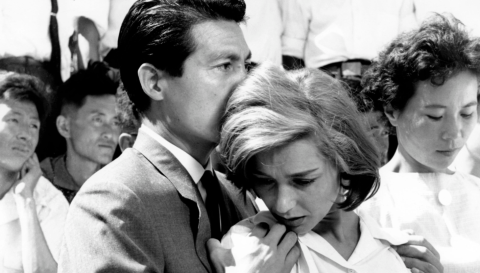 movie still from Hiroshima mon amour