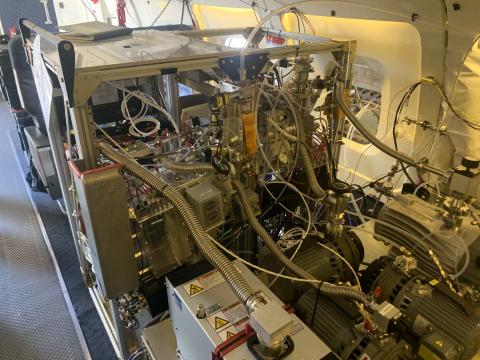 The high resolution mass spectrometer (flying on the NASA DC-8 over Korea).