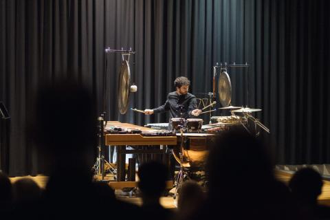 A picture of Noe Gisbert playing marimba