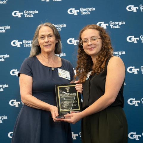 Rebecca Watts Hull receives the 2026 faculty ANAK Award.