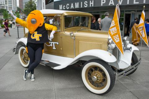 Buzz and the Ramblin' Wreck