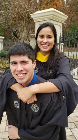 Siblings Isabella Sanders and Eli Sanders.