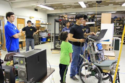 CATEA Students help with Assistive Technology in the CIDI Lab