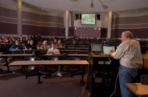 Georgia Tech Provides STEM Support for Race to the Top Program