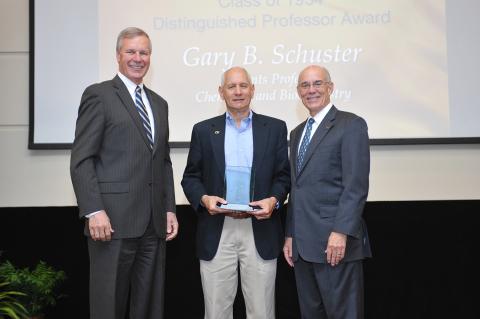 Gary Schuster earns the Class of 1934 Distinguished Professor Award on April 21, 2017