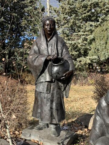 statue of Native American woman