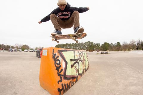 Jules Henry skateboarding