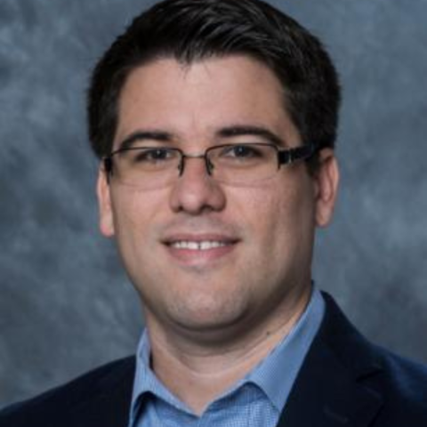 Robert Gonzalez headshot