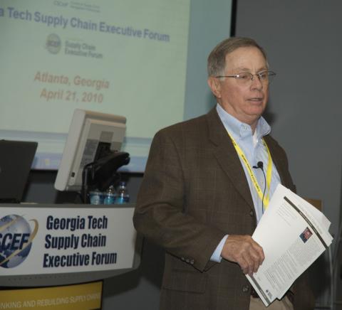 John Langley welcomes attendees to the Spring 2010 Supply Chain Executive Forum