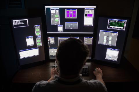 AN/AAR-57 Common Missile Warning System6