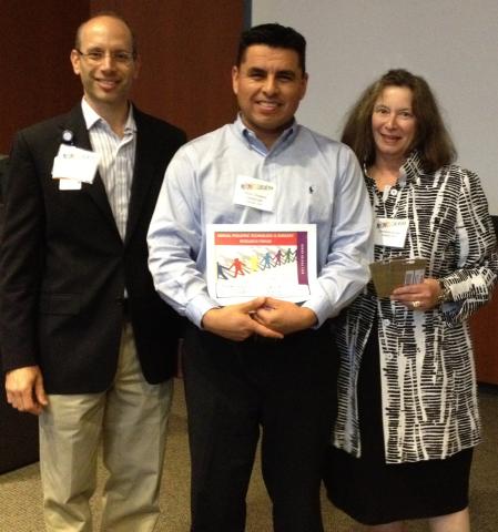 Best Poster winner Rene Olivares-Navarrete
