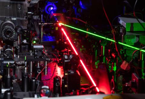 Red laser creates nonlinear effects in titanium dioxide