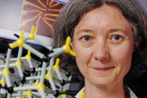 Research Horizons - Moore's Law -Claire Berger
