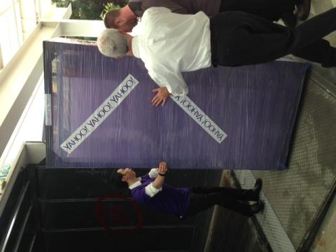 Polo Chau accepts new servers from Yahoo
