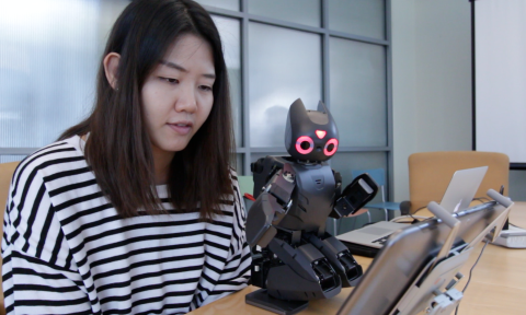 Robot Plays Angry Birds