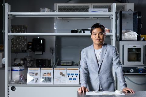 Assistant Professor Woon-Wong Yeo in his laboratory