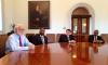 Dr. Wayne Clough and SNSP student in The Regents Room at the Smithsonian Castle